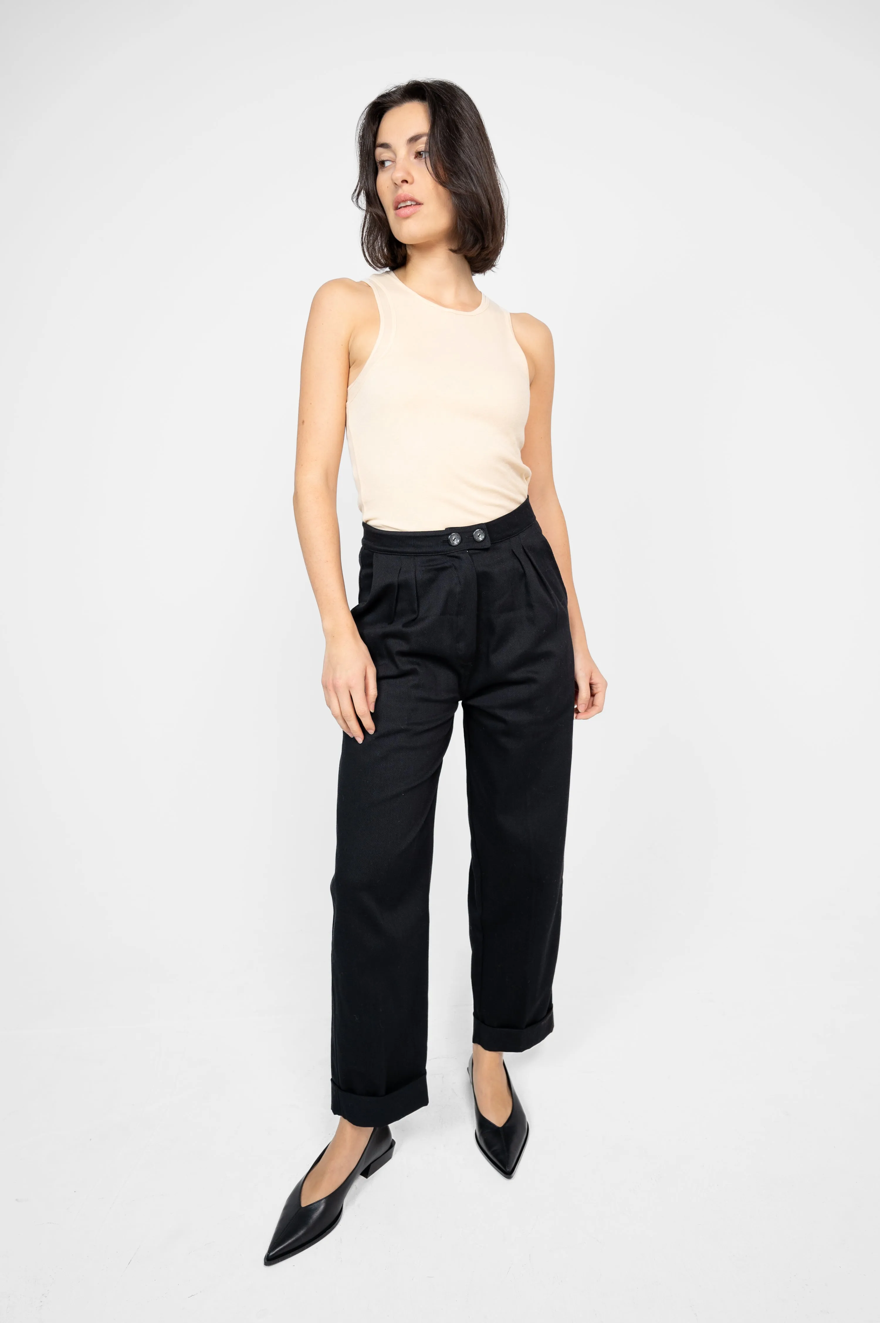 Cropped Pleated Pants Black