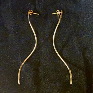 Elegant Long Wavy Gold Earrings