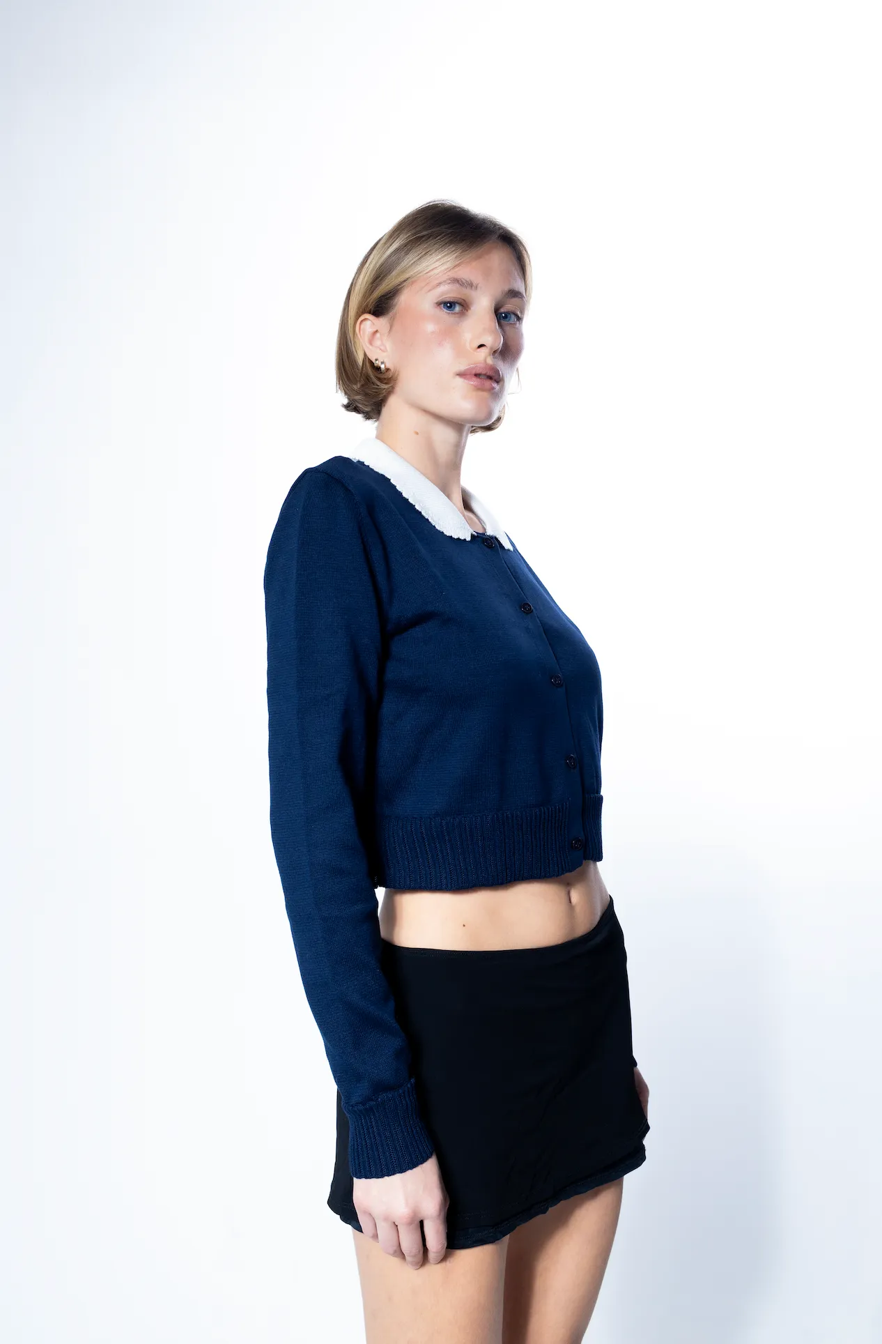 MS. PENNYWORTH CARDIGAN NAVY CROPPED