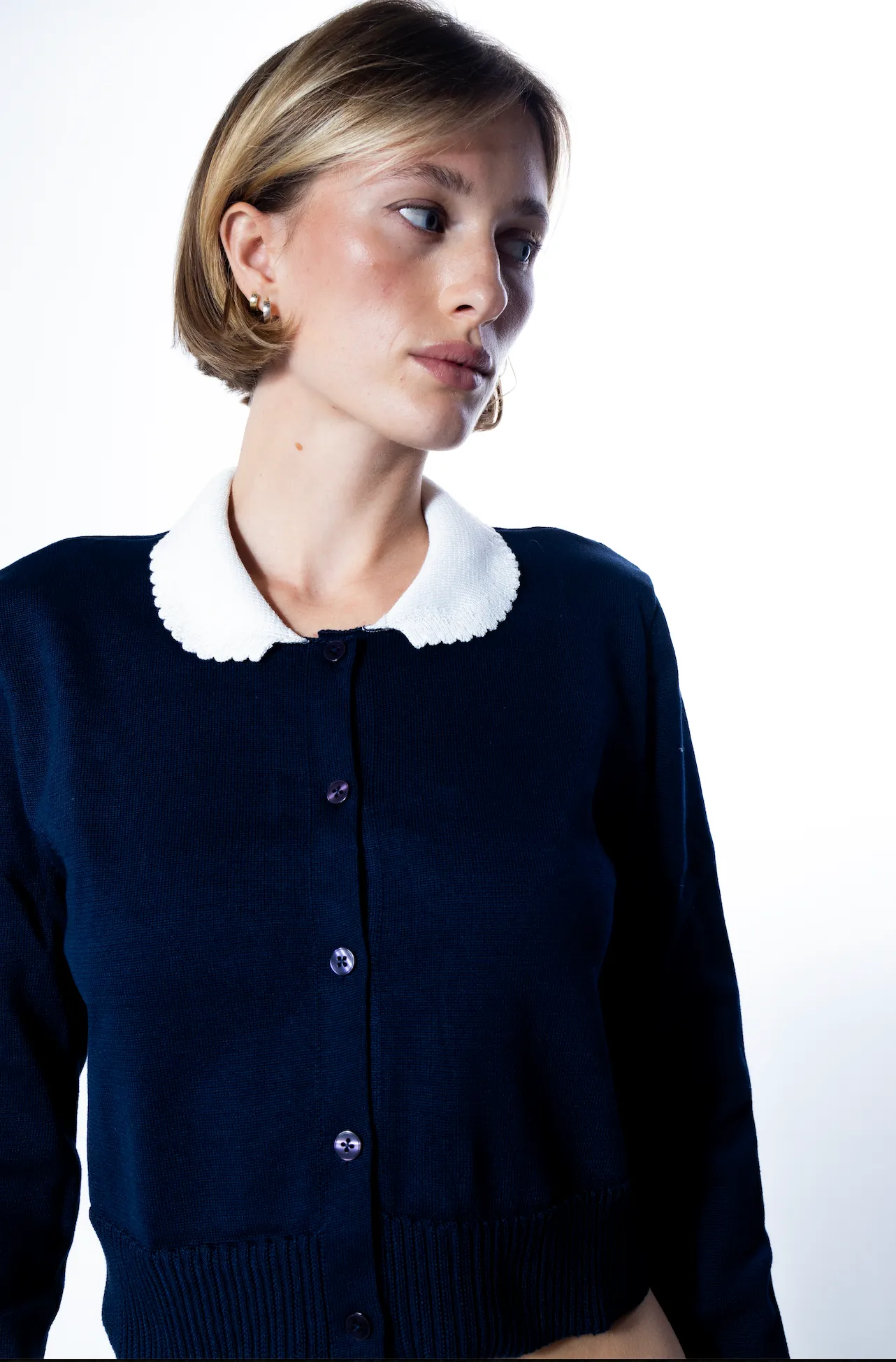 MS. PENNYWORTH CARDIGAN NAVY CROPPED