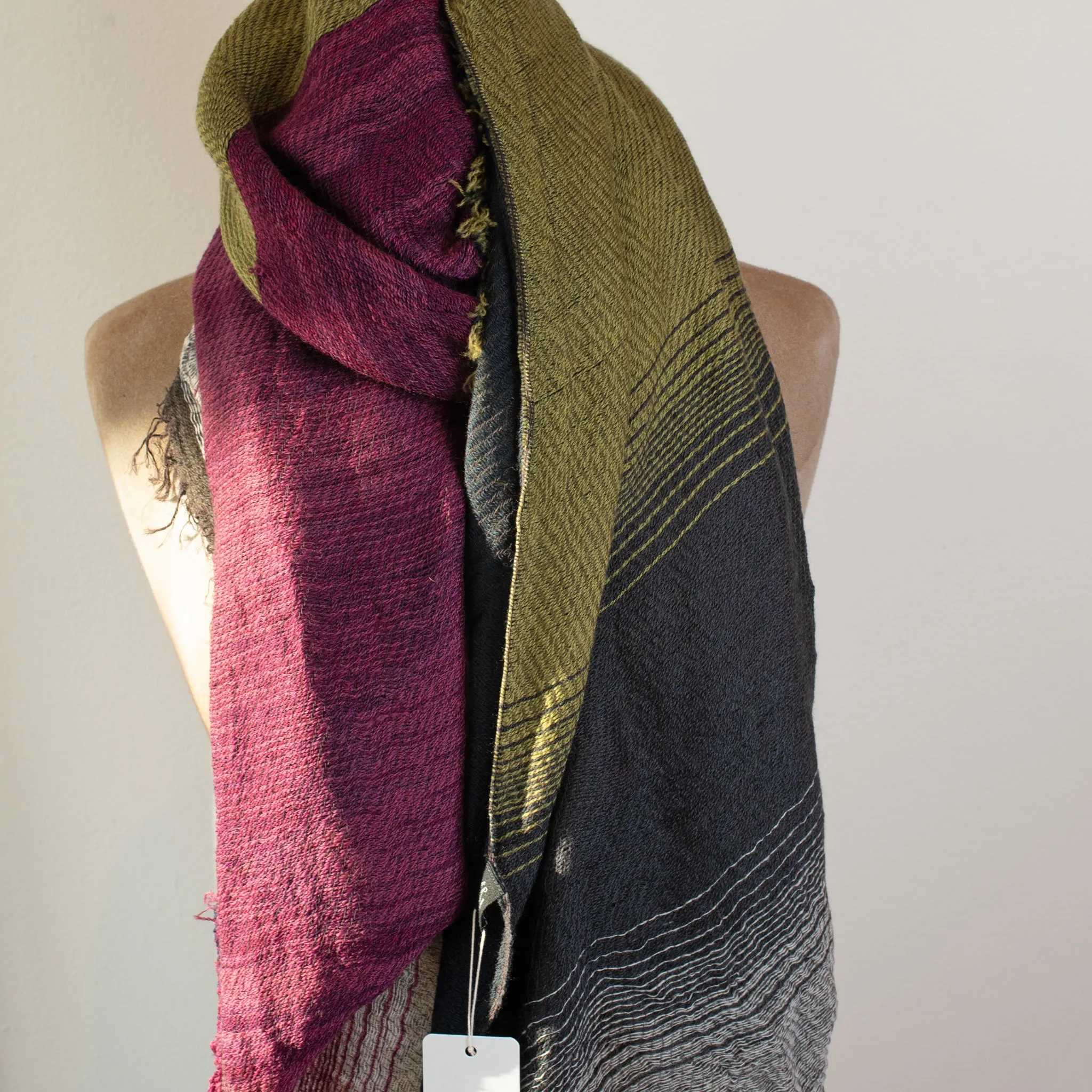 Tamaki Niime "Roots" Wool Shawl/Scarf(olive, magenta)