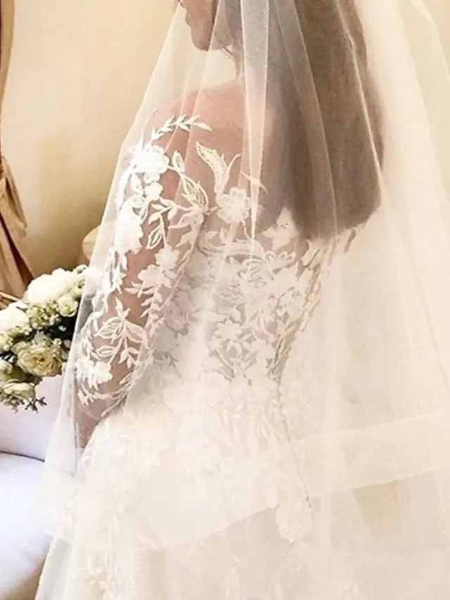 Vintage Formal Wedding Dresses Ball Gown Off Shoulder Long Sleeve Chapel Train Lace Bridal Gowns With Buttons Appliques 2023 Summer Wedding Party, Women's Clothing